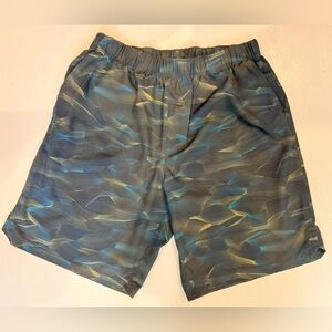 Hylete above knee blue/green/gold water pattern workout Shorts, Large, like new